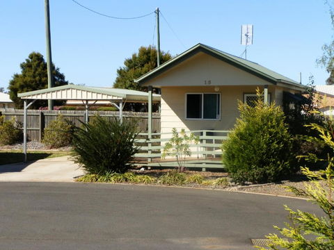 PepperTree Cabins, Kingaroy - Hotel NSW 3