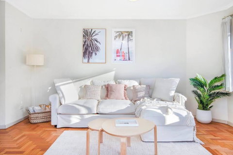 Perfect Manly Retreat, In The Heart Of Manly, Family & Couple Friendly Apartment With CAR SPOT - Hotel NSW 1