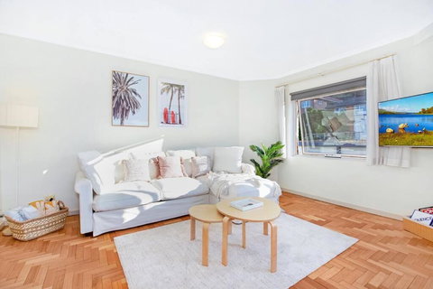 Perfect Manly Retreat, In The Heart Of Manly, Family & Couple Friendly Apartment With CAR SPOT - Hotel NSW 2