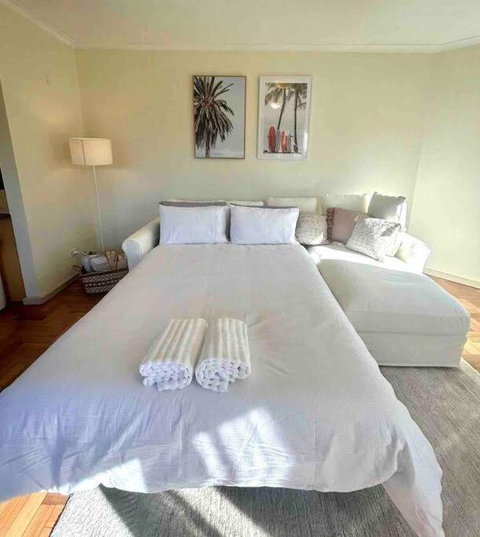 Perfect Manly Retreat, In The Heart Of Manly, Family & Couple Friendly Apartment With CAR SPOT - Hotel NSW 3