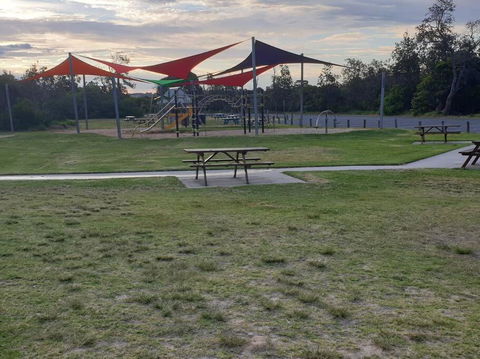 Play@Lakes - Hotel NSW 3
