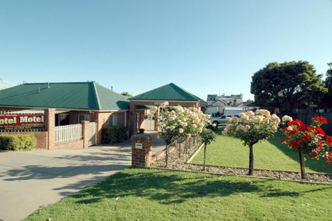 Poachers Paradise - Hotel NSW 3