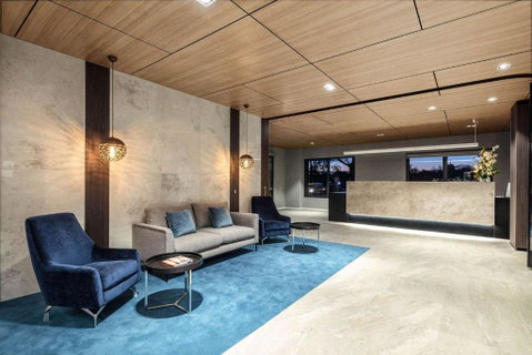 Quality Hotel Lakeside - Hotel NSW 2