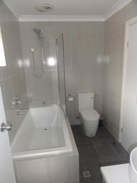 Prime Location & Spacious - Hotel NSW 3