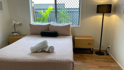 Private Guesthouse - Pet Friendly - Walk To Beach - Hotel NSW 2