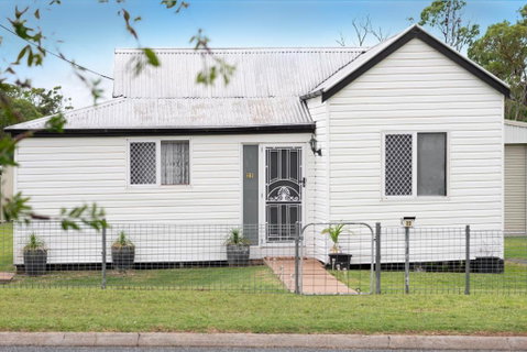 Quaint 2 Bedroom Fully Furnished Cottage - Hotel NSW 0