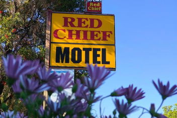 Red Chief Motel with Hotel NSW