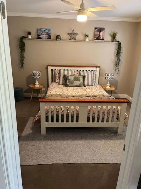 Quiet Family Retreat Getaway - Wildlife Park, Sovereign Hill, Kryall Castle And City At Your Door - Modern House, 8 Guests, 4 Bedrooms, 5 Beds - Hotel NSW 1