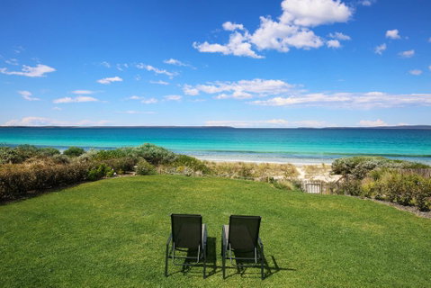 Azure Absolute Beachfront - Pet Friendly - Hotel NSW 1