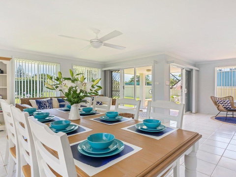 Azure Waters - Perfectly Positioned With Ocean Views - Hotel NSW 2