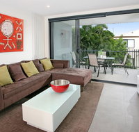 Back of the Block Bulimba - Executive 3BR Bulimba apartment with leafy outlook - Hotel NSW