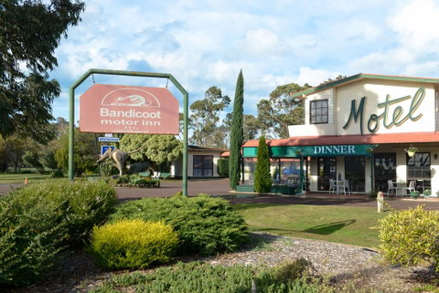 Bandicoot Motor Inn Hamilton - Hotel NSW 2