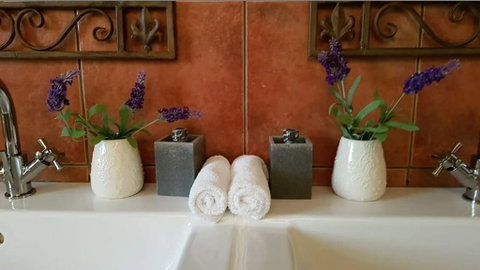 Barossa Glen - Henri's Cottage - Bed & Breakfast - Hotel NSW 2