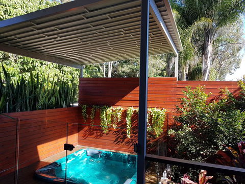 Beach Cottage On Cassia Avenue, Central Coolum Beach - Hotel NSW 1