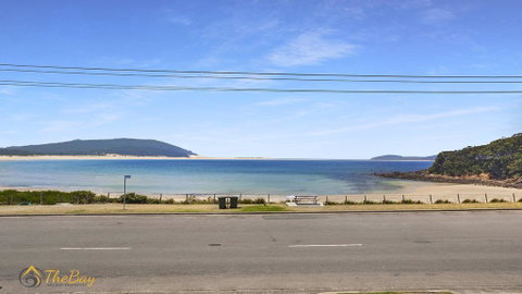 Beach House 72A Marine Drive - Fingal Bay - Hotel NSW 1