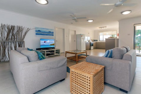 Beach House, Pacific Road, 1/20 - Hotel NSW 1