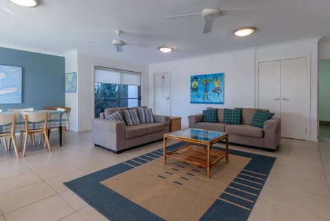 Beach House, Pacific Road, 1/20 - Hotel NSW 3
