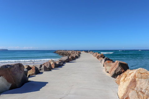 Beach Side Cottage At Blacksmiths - Hotel NSW 2