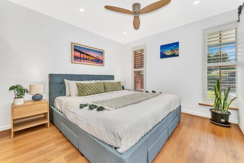 Redbrick Retreat - Generous Coastal Escape - Hotel NSW 2