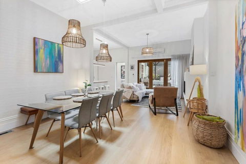 Refined 2-Bed House With A Charming Courtyard - Hotel NSW 2