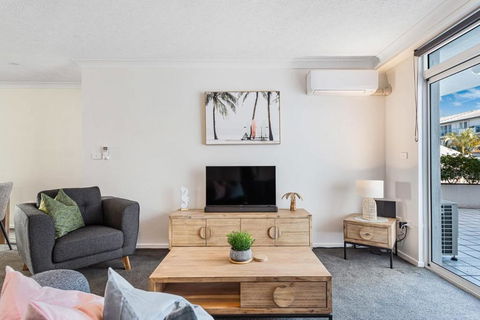 Relaxation Awaits At Runaway Cove - Hotel NSW 3