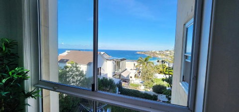 Relaxed Coastal Living With Fantastic Sea Views - Hotel NSW 1