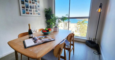 Relaxed Coastal Living With Fantastic Sea Views - Hotel NSW 0