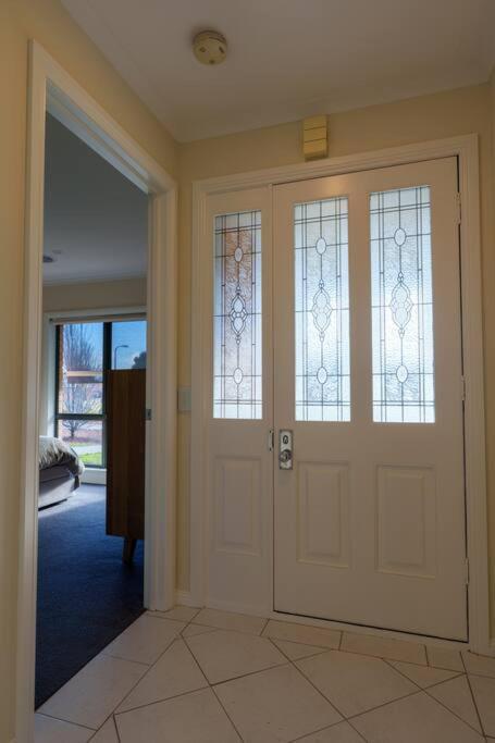 Relaxing 3bd In Tranquil Setting - Hotel NSW 3