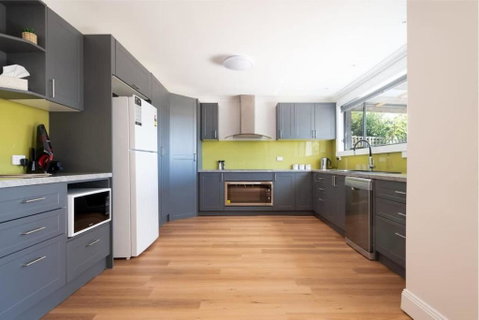 Renovated Delight In Invermay - Hotel NSW 2