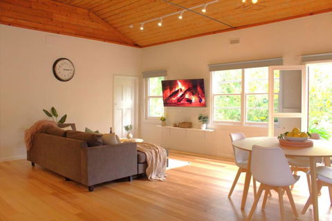 River Lea Cottage - Hotel NSW 1