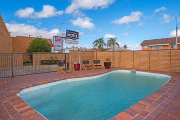 River Street Motel with Hotel NSW