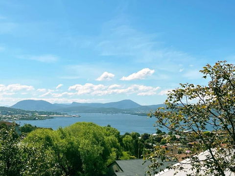 Riveting House With Incredible Water-view At SandyBay - Hotel NSW 2