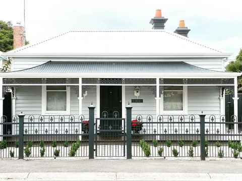 Saint Brides - Superior Boutique Accomodation - STEPS TO PAKINGTON STREET - Hotel NSW 0