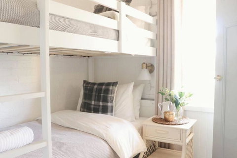 Rustic Chic 200 Metres From CBD - Hotel NSW 1