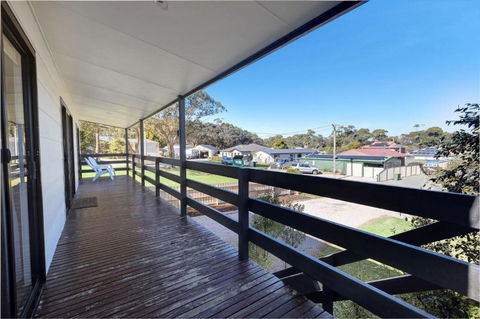 Robin Wood - Hotel NSW 1