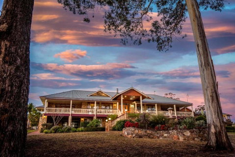 Robyn\'s Nest Lakeside Resort - Hotel NSW 0