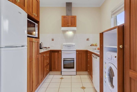 Robyn\'s Nest Lakeside Resort - Hotel NSW 3