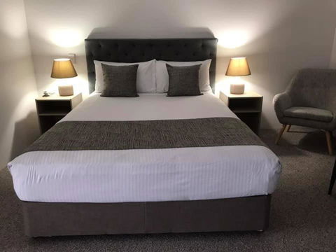 Rocky Gardens Motor Inn Rockhampton - Hotel NSW 3
