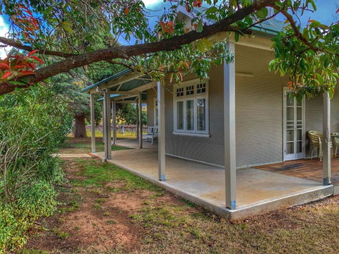 Roma Cottage On Roma Orchard - Hotel NSW 2