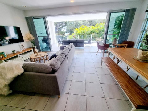 Rosalynda- Luxury Beachfront 3 BR Townhouse - Hotel NSW 3