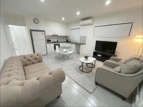 Rosehill Guest House - Hotel NSW 1