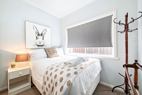 Rosewood Cottage - Stroll To Central, Cosy Escape - Hotel NSW 2