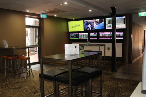 Royal Hotel Orange - Hotel NSW 2