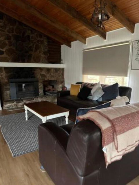 Rustic Retreat: The Lodge Lurg Sanctuary - Hotel NSW 0