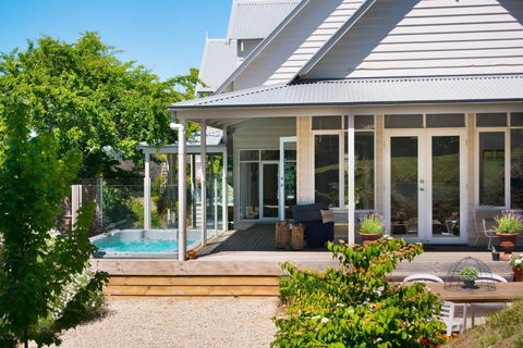 Sades - Hotel NSW 0