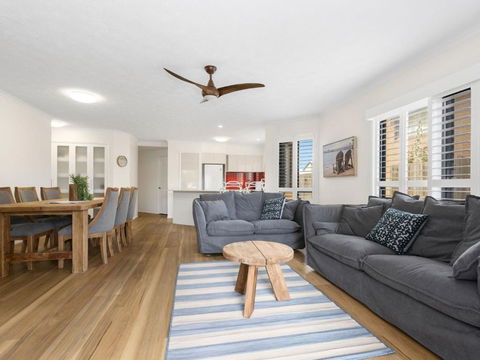 Salty Kisses On Marine Parade - Hotel NSW 3