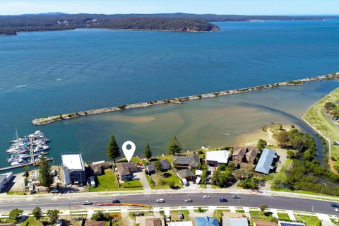 Salty Life - Hotel NSW 3