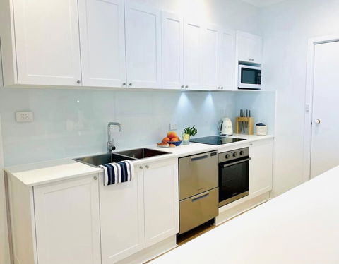 SALTY SNOOZE - Your Coastal Holiday House - Hotel NSW 2