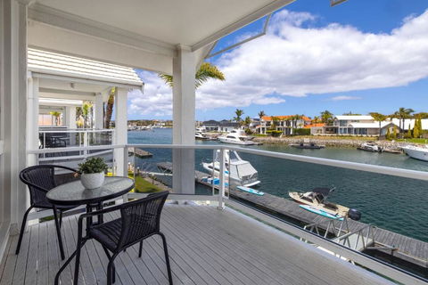Salty Views - Hotel NSW 2