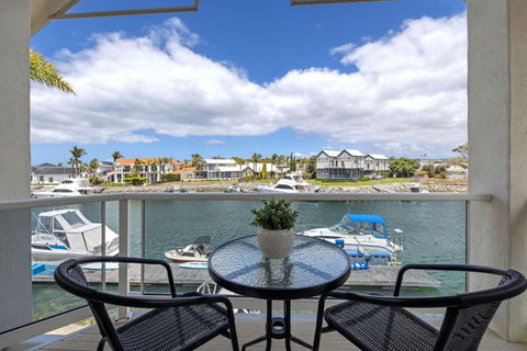 Salty Views - Hotel NSW 3